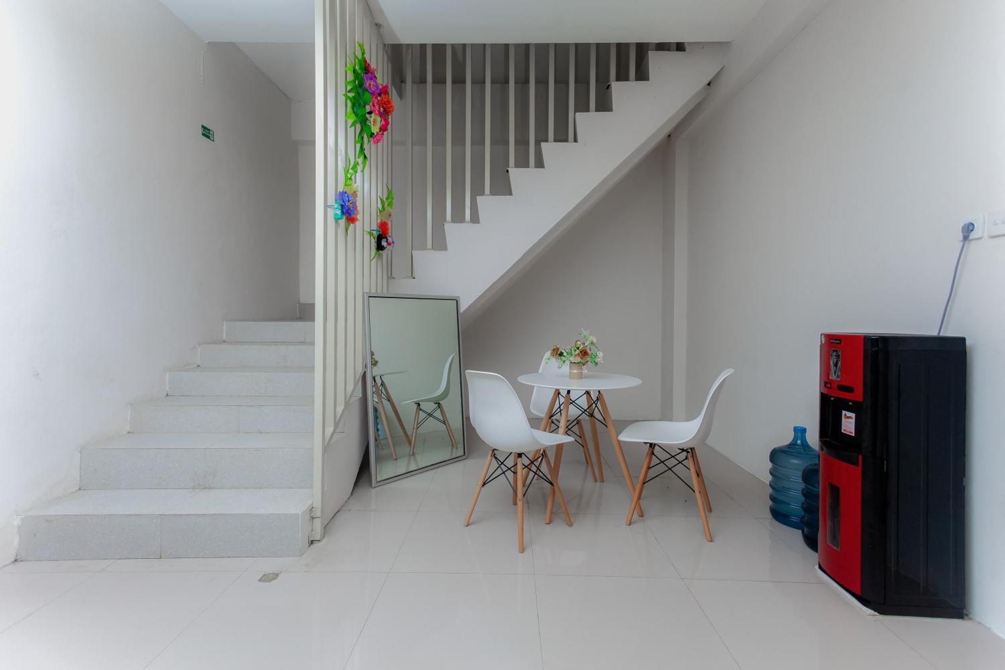 Urbanview Hotel Priority Samarinda By Reddoorz Экстерьер фото
