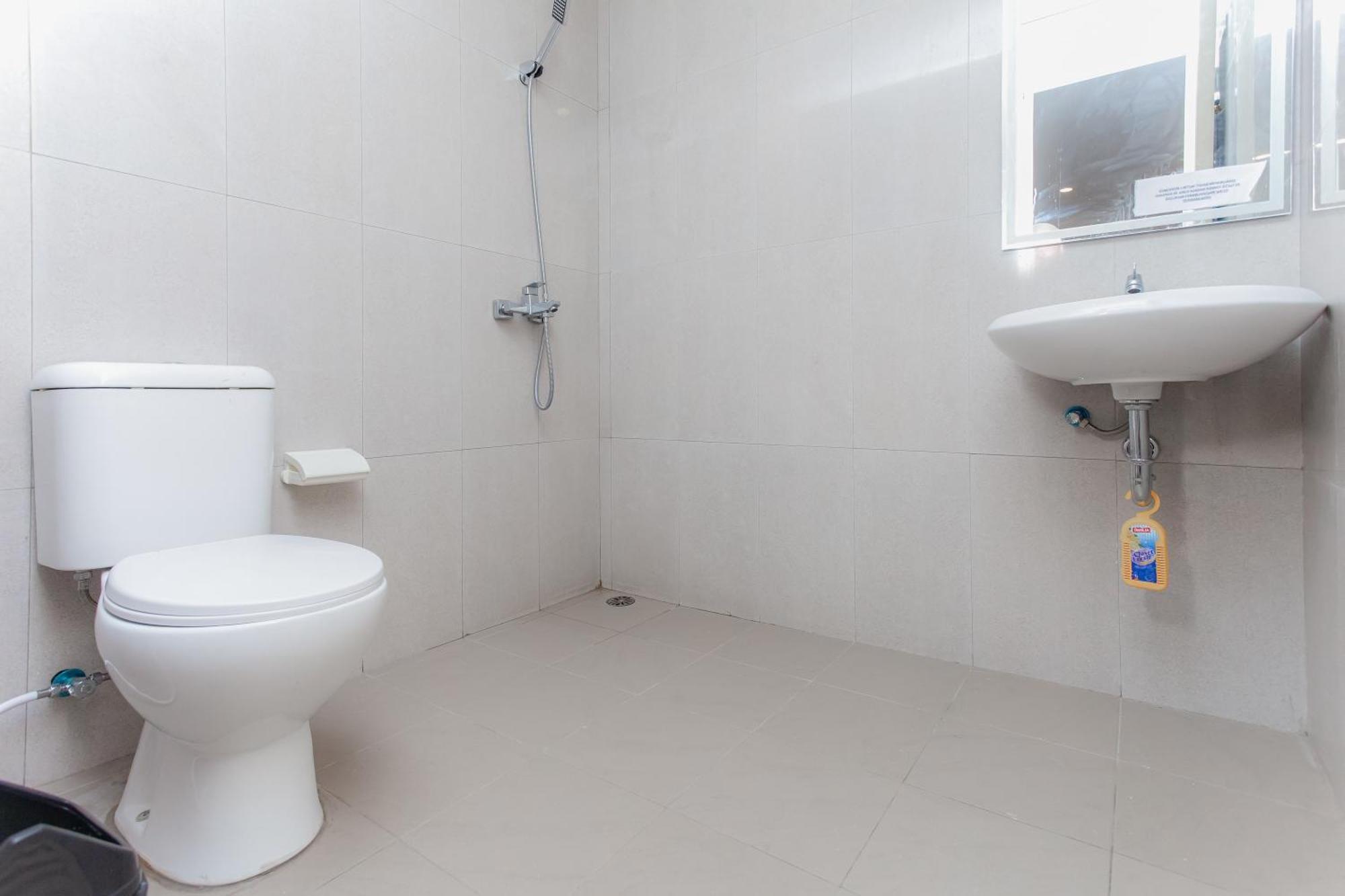 Urbanview Hotel Priority Samarinda By Reddoorz Экстерьер фото